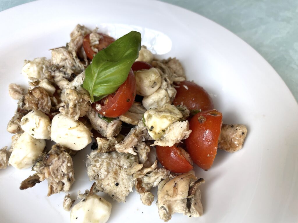 caprese grilled chicken salad
